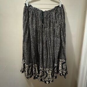 💕 Westbound Black and White Midi Skirt